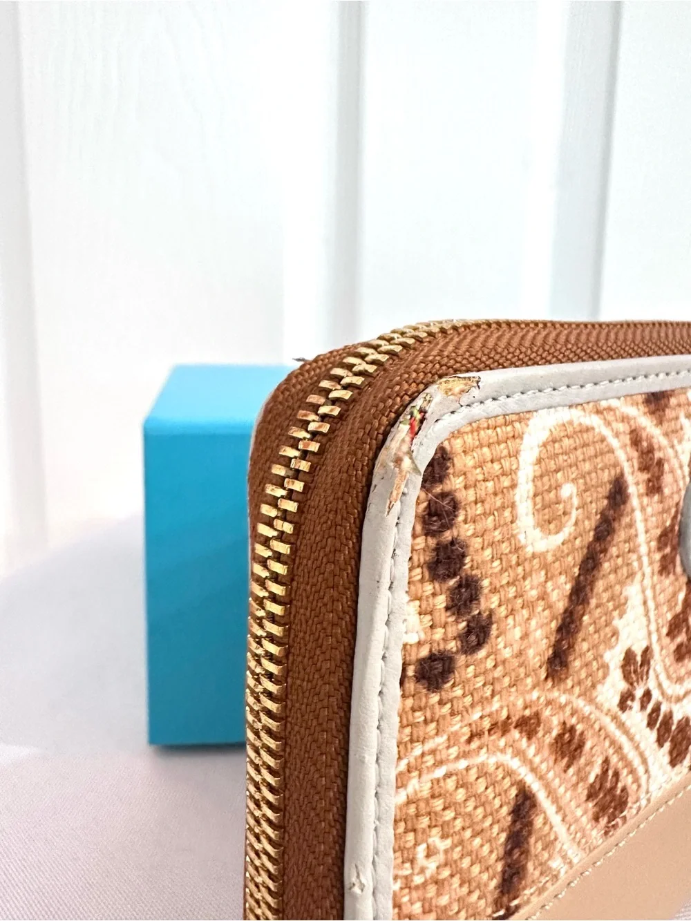 SPARTINA ~ Beige/Brown Paisley Printed Zip Wallet w/Baby Blue & Tan Leather Trim